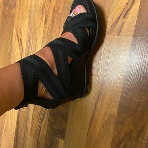 Like new size 9 Joanie wedge black sandal